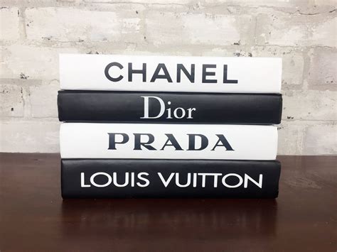 chanel boekjes